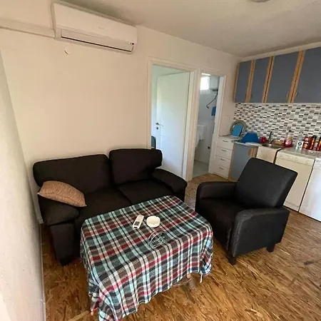 شقة Apartman Arnes بيهاتش